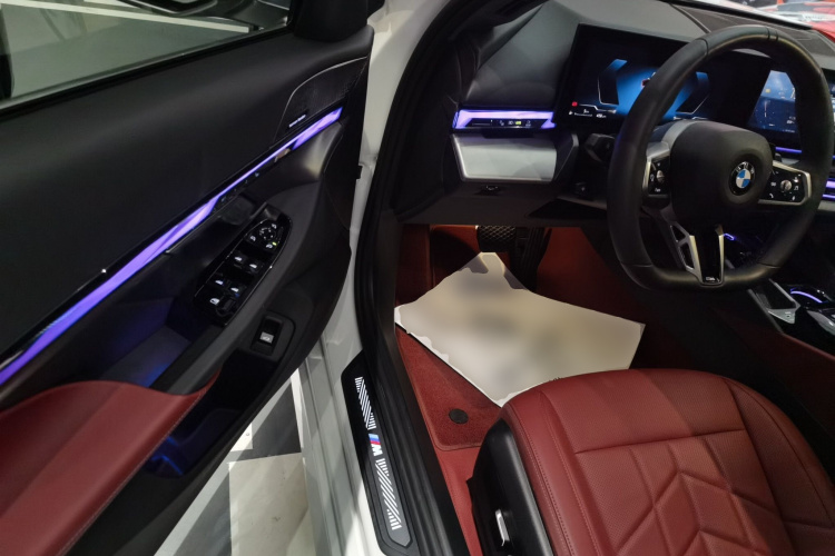 宝马5系 2025款 530Li 领先型 M运动套装中控内饰20