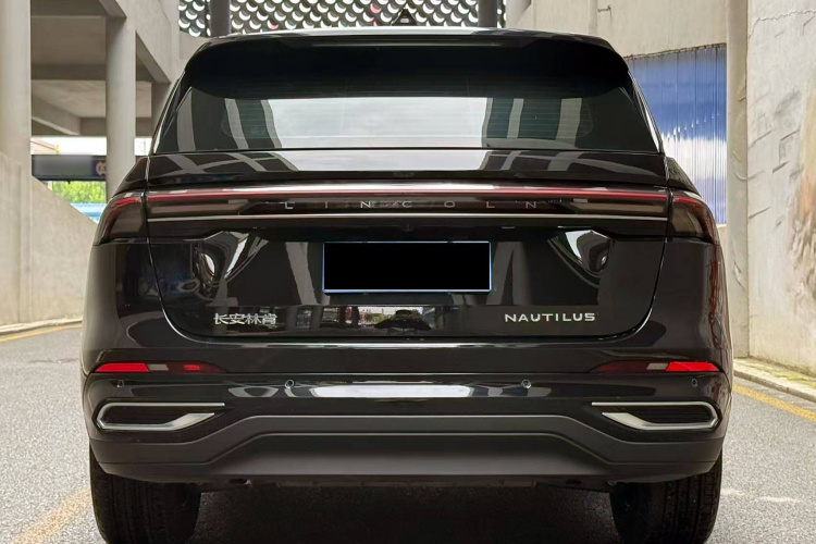 林肯 航海家 2023款 2.0T 四驱尊享版车身外观6004