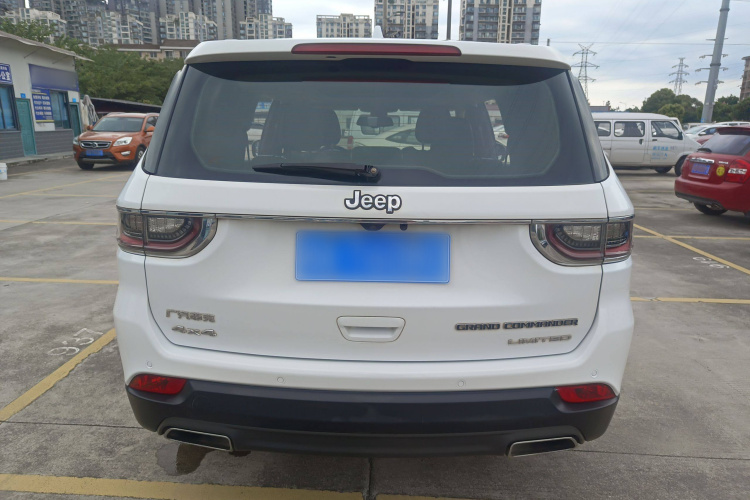 Jeep 大指挥官 2018款 2.0T 四驱尊享导航版 国V车身外观6004