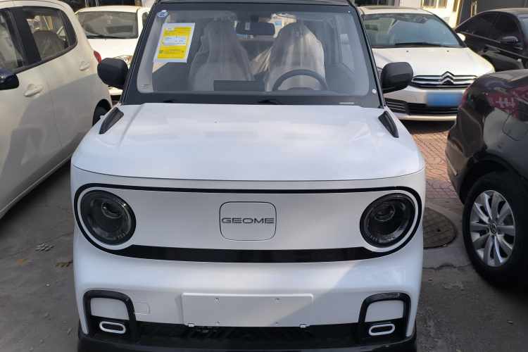 吉利银河 2025款 210km 熊猫卡丁车身外观2