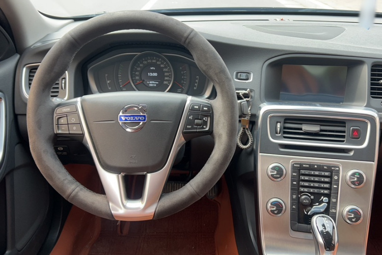 沃尔沃S60 2015款 S60L 2.0T 智远版中控内饰7007