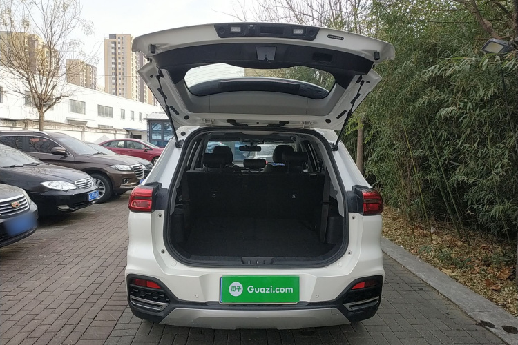 奇瑞 瑞虎8 2018款 1.5TCI 手动豪华型 7座机舱底盘23