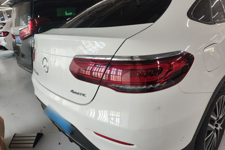 奔驰GLC轿跑 2023款 GLC 260 4MATIC 轿跑SUV车身外观6004