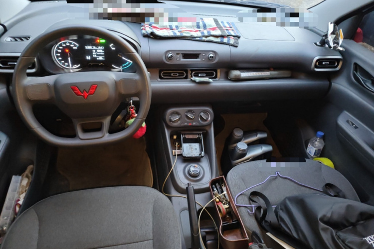 五菱汽车 五菱宏光新能源 2024款 纯电版 300KM 实用型中控内饰12