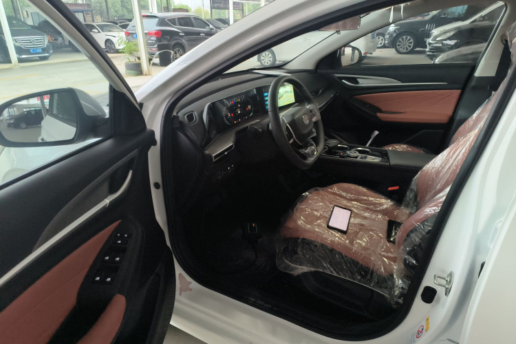 长安 逸动 2025款 PLUS 1.4T 双离合高能版中控内饰20