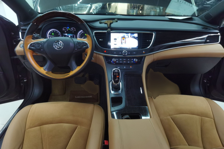 别克 君越 2016款 20T 精英型中控内饰12