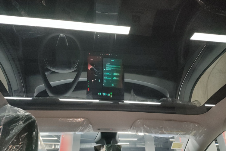 特斯拉 Model Y 2025款 改款 长续航全轮驱动版中控内饰22