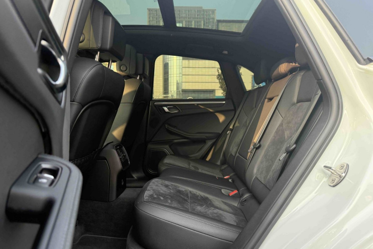 保时捷 2021款 Macan 2.0T中控内饰7011