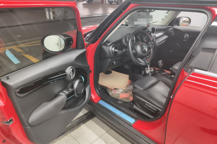MINI 2019款 2.0T COOPER S 经典派 五门版中控内饰20