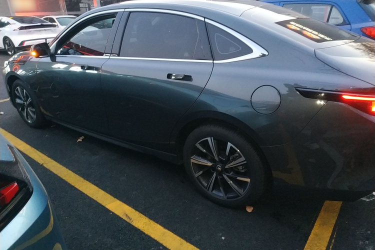 长安 逸动 2024款 1.5T GDI自动 旗舰型车身外观6003