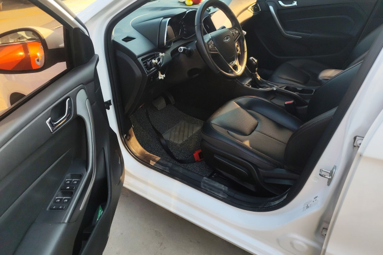 奇瑞 艾瑞泽5 2017款 1.5L CVT领潮版中控内饰20