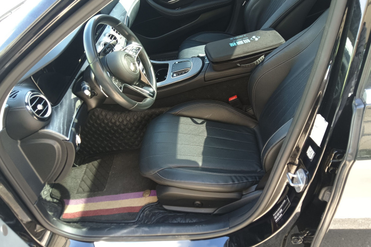 奔驰E级 2021款 E 300 L 时尚型局部细节19