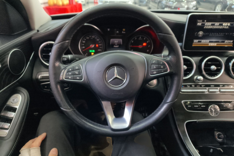 奔驰C级 2018款 C 200 L 运动版中控内饰13