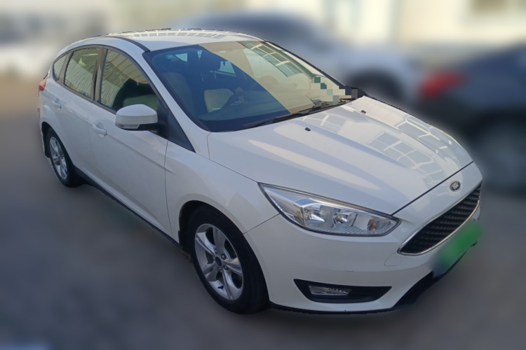 福特 福克斯 2015款 两厢 1.6L 自动舒适型车身外观3