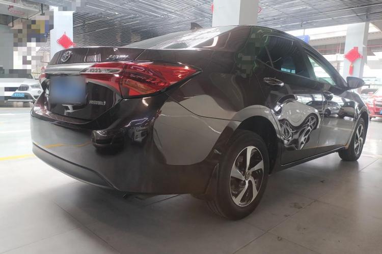 丰田 雷凌 2017款 改款双擎 1.8H GS E-CVT精英天窗版 国V车身外观6003