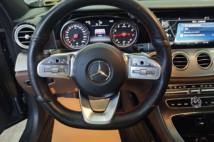 奔驰E级(进口) 2019款 E 200 运动型 4MATIC局部细节13