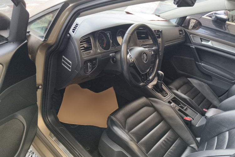 大众 高尔夫 2016款 230TSI 自动豪华型中控内饰20