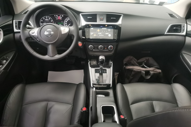 日产 轩逸 2019款 1.6XV CVT智联尊享版 国VI中控内饰7002