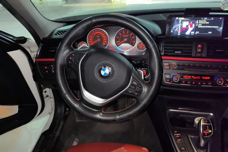 宝马3系 2015款 328i 运动设计套装局部细节13