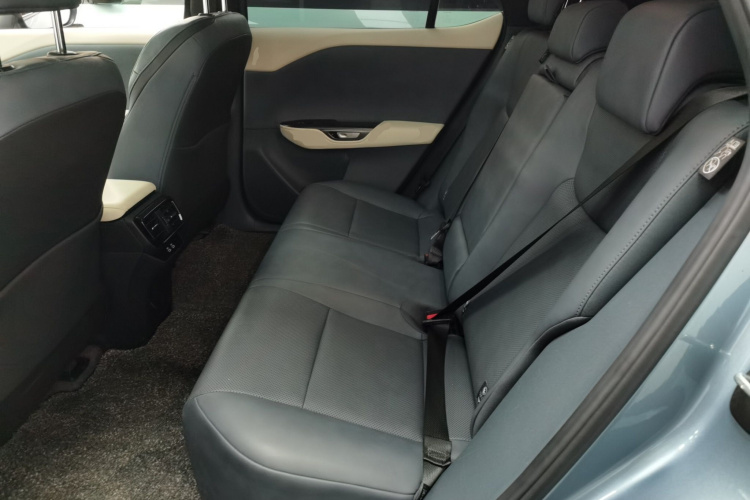 雷克萨斯RZ 2023款 450e 四驱纵享版中控内饰7004