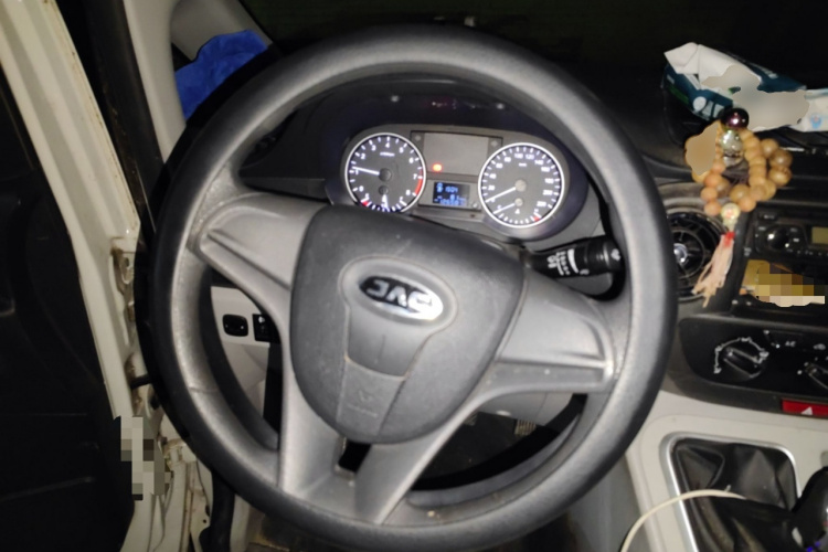 江淮瑞风 瑞风M3 2019款 PLUS 宜家版 1.8L 豪华型 9座中控内饰13