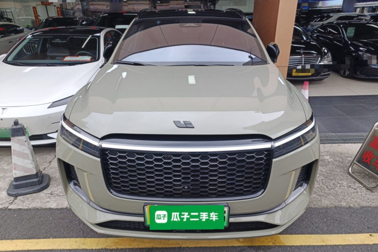 理想汽车 理想ONE 2021款 增程6座版车身外观2