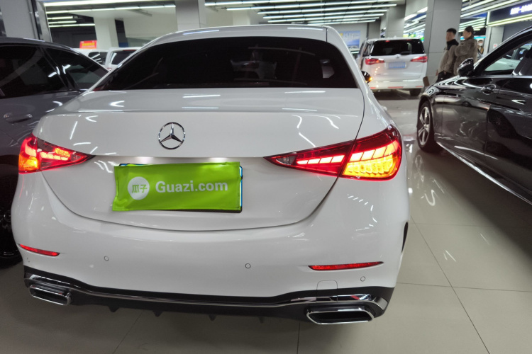 奔驰C级 2023款 C 260 L 运动版车身外观6
