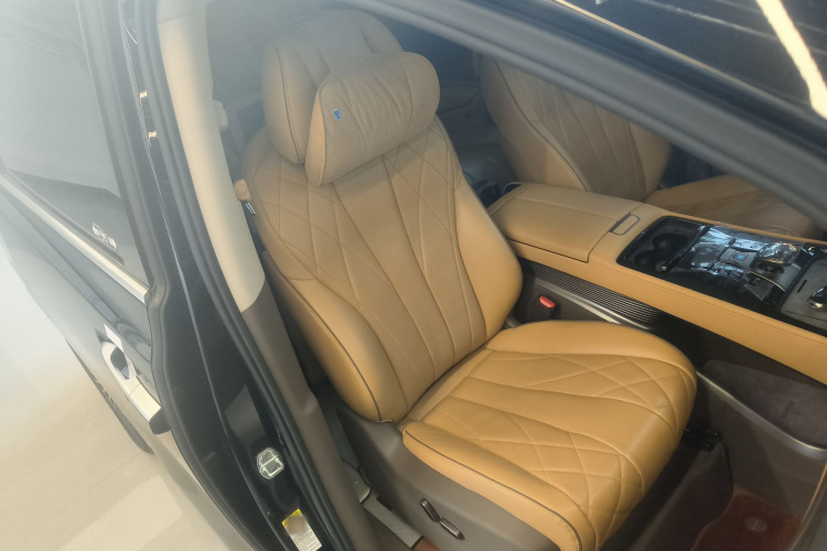 腾势D9 2022款 DM-i 970 四驱尊荣型局部细节41