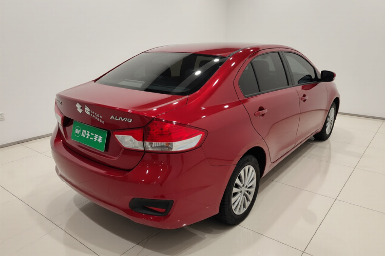 铃木 启悦 2015款 1.6L 手动舒享型车身外观7