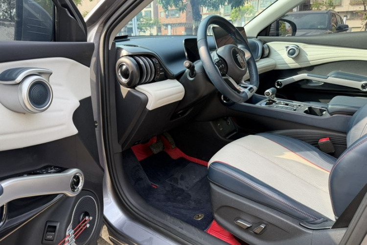 比亚迪 元PLUS 2022款 510KM 旗舰型PLUS中控内饰7001