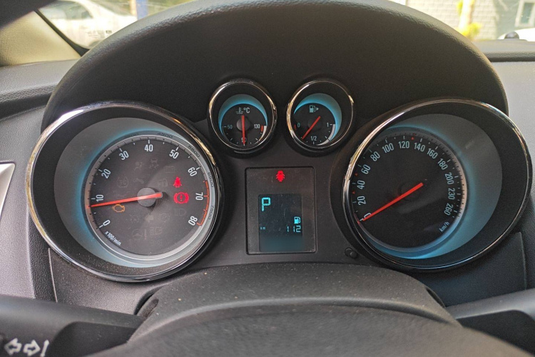 别克 英朗 2013款 XT 1.6L 自动时尚版局部细节14