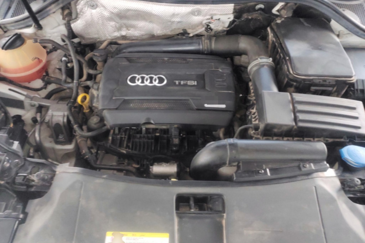 奥迪Q3 2017款 35 TFSI 运动型机舱底盘24