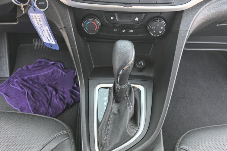 别克 英朗 2021款 1.3T 自动轻混动精英型中控内饰7003