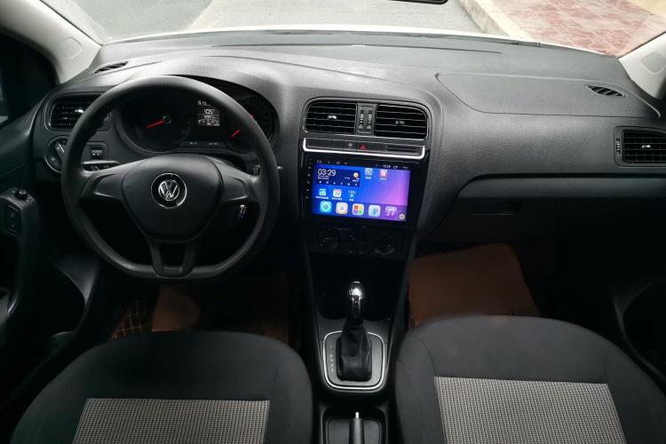 大众 Polo 2016款 1.4L 自动风尚型中控内饰7002