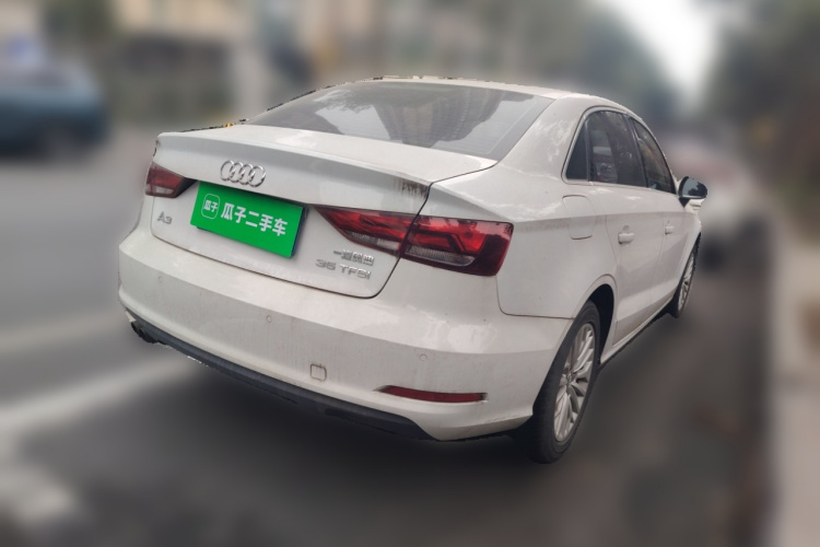 奥迪A3 2016款 Limousine 35 TFSI 进取型车身外观7