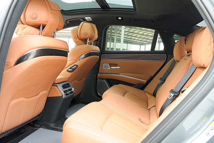 比亚迪 汉L 2025款 DM-p 四驱激光雷达旗舰型中控内饰7009