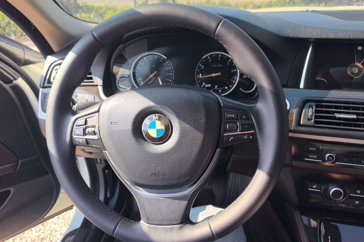 宝马5系 2017款 525Li 豪华设计套装中控内饰13