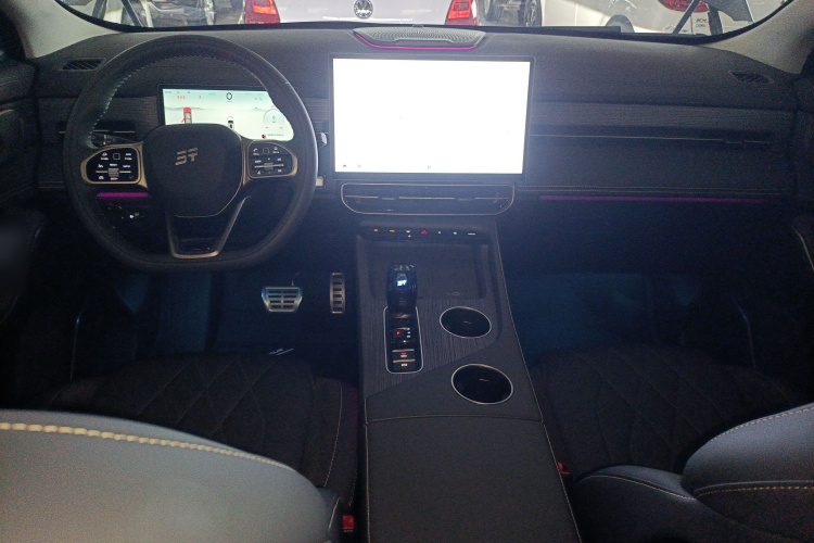 捷途山海L9 2024款 1.5TD 2DHT Max 5座中控内饰12