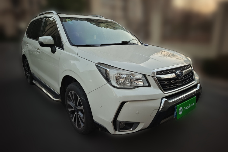 斯巴鲁 森林人 2016款 2.0i 时尚导航版车身外观3