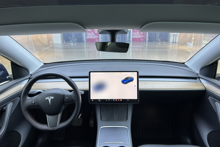 特斯拉 Model Y 2021款 长续航全轮驱动版中控内饰7006