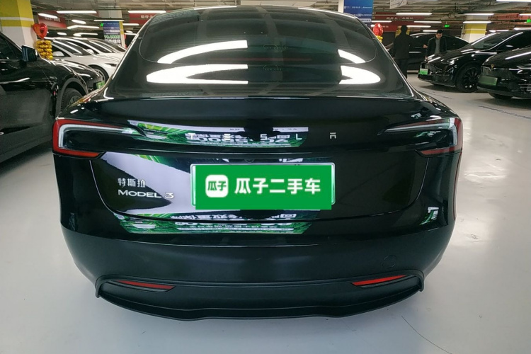 特斯拉 Model 3 2023款 后轮驱动版车身外观6