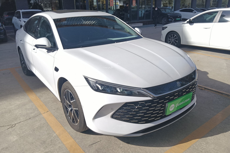 比亚迪 秦L 2025款 DM-i 智驾版 120KM领先型车身外观3