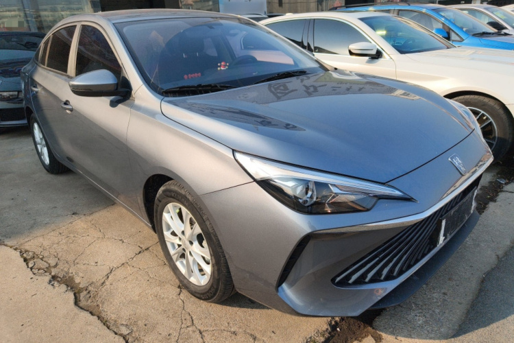 荣威i5 2023款 1.5L 手动舒享版车身外观3