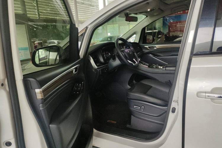 广汽传祺 传祺M8 2023款 领秀系列 390T 豪华版中控内饰20