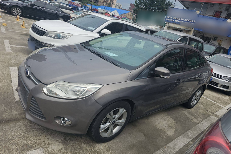 福特 福克斯 2012款 三厢 1.6L 自动风尚型车身外观6003