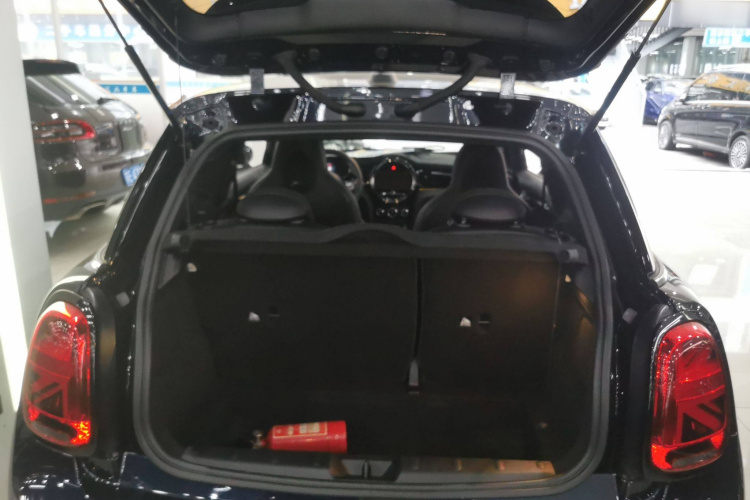 MINI 2022款 2.0T COOPER S 赛车手局部细节23