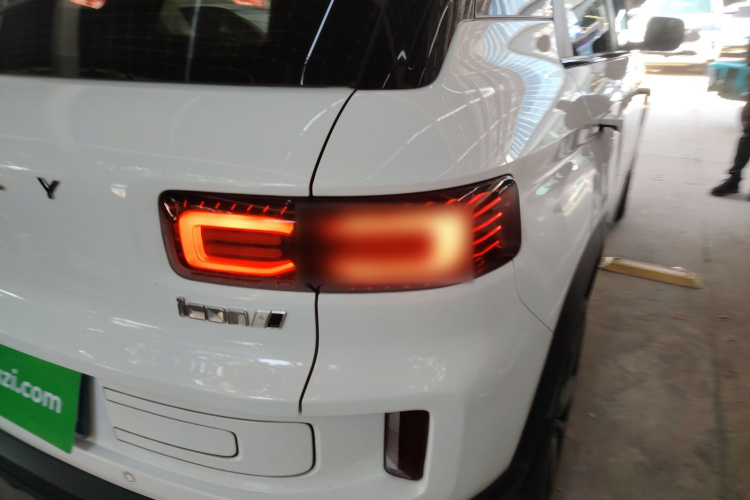 吉利汽车 吉利icon 2023款 1.5TD 巧克力醇巧版车身外观9