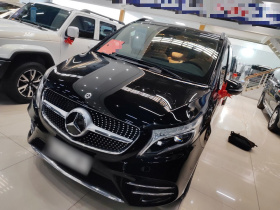 奔驰V级 2020款 V 260 L 长轴距豪华版