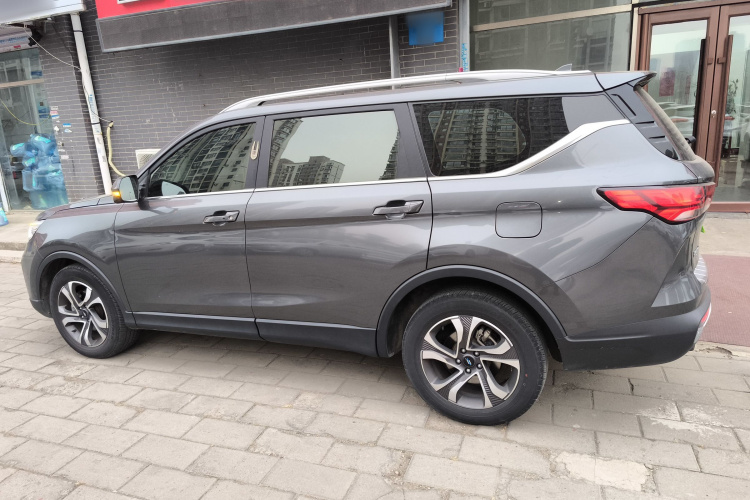 长安欧尚科赛Pro 2021款 1.5T 自动旗舰型 7座车身外观4