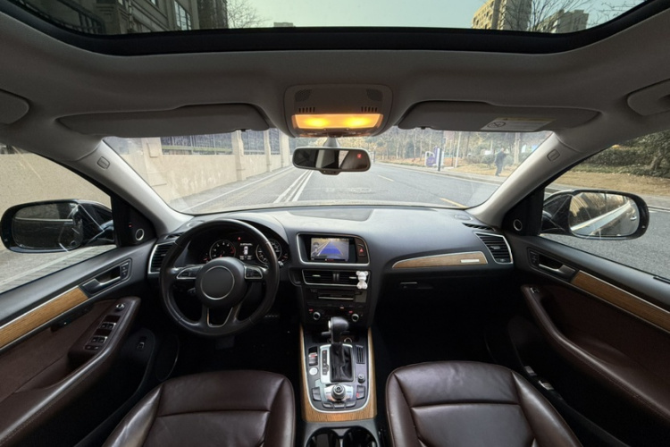 奥迪Q5(进口) 2013款 45 TFSI quattro 越野型中控内饰7003